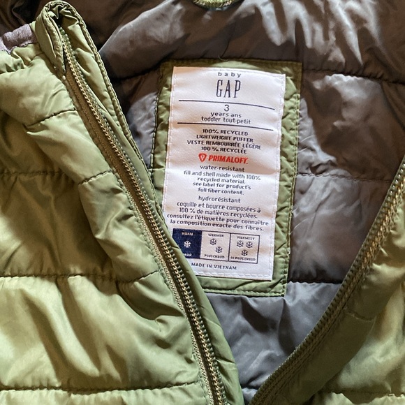 GAP lightweight puffer - Picture 2 of 5